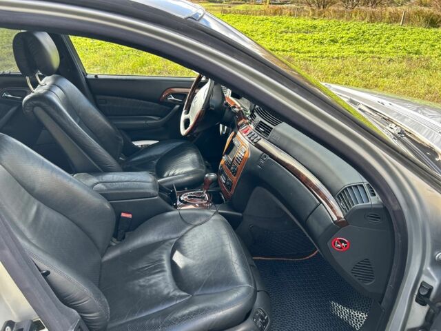 Серый Мерседес С Класс, объемом двигателя 5 л и пробегом 400 тыс. км за 5513 $, фото 5 на Automoto.ua