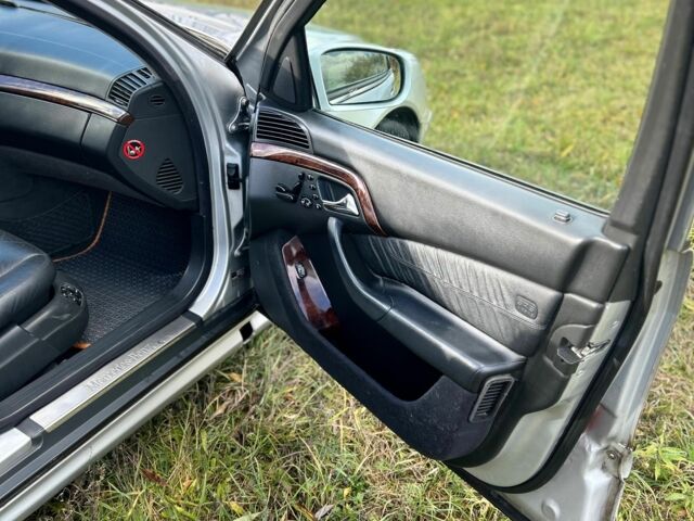 Серый Мерседес С Класс, объемом двигателя 5 л и пробегом 400 тыс. км за 5513 $, фото 6 на Automoto.ua