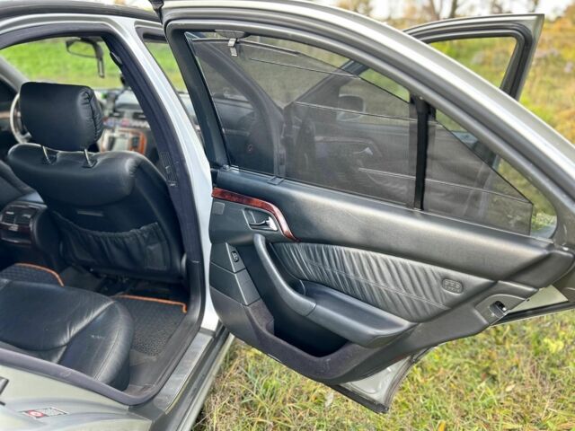 Серый Мерседес С Класс, объемом двигателя 5 л и пробегом 400 тыс. км за 5513 $, фото 7 на Automoto.ua