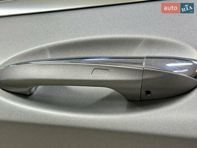 Серый Мерседес С Класс, объемом двигателя 5.46 л и пробегом 74 тыс. км за 76000 $, фото 37 на Automoto.ua