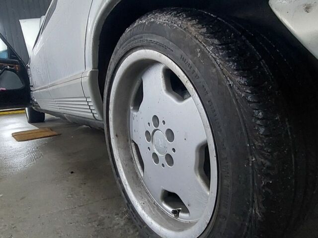 Серый Мерседес С Класс, объемом двигателя 5 л и пробегом 140 тыс. км за 10000 $, фото 13 на Automoto.ua