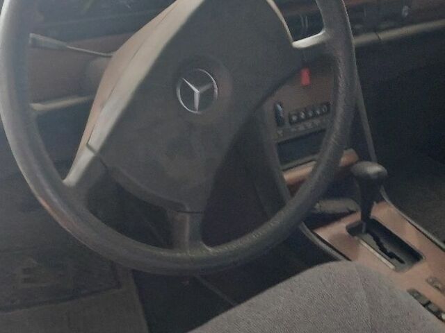 Серый Мерседес С Класс, объемом двигателя 5 л и пробегом 140 тыс. км за 10000 $, фото 10 на Automoto.ua