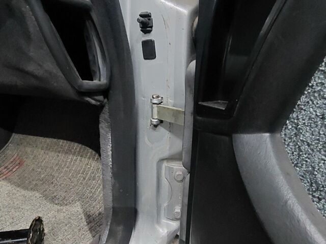 Серый Мерседес С Класс, объемом двигателя 5 л и пробегом 140 тыс. км за 10000 $, фото 14 на Automoto.ua