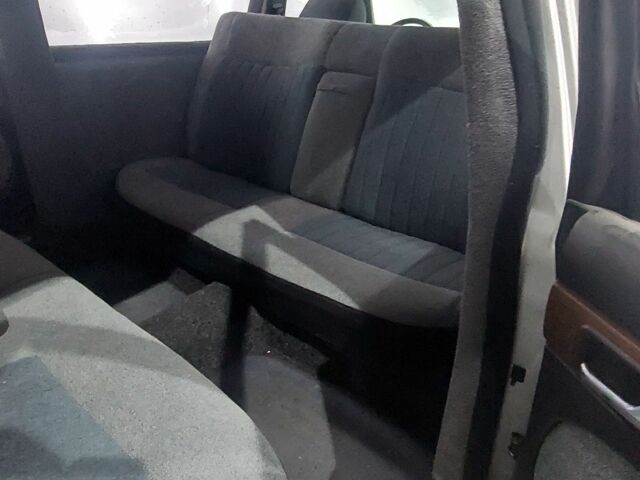 Серый Мерседес С Класс, объемом двигателя 5 л и пробегом 140 тыс. км за 10000 $, фото 16 на Automoto.ua