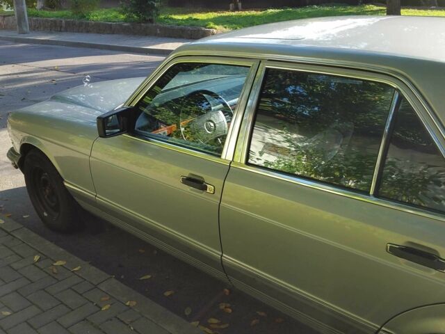 Серый Мерседес С Класс, объемом двигателя 3.8 л и пробегом 288 тыс. км за 15000 $, фото 15 на Automoto.ua