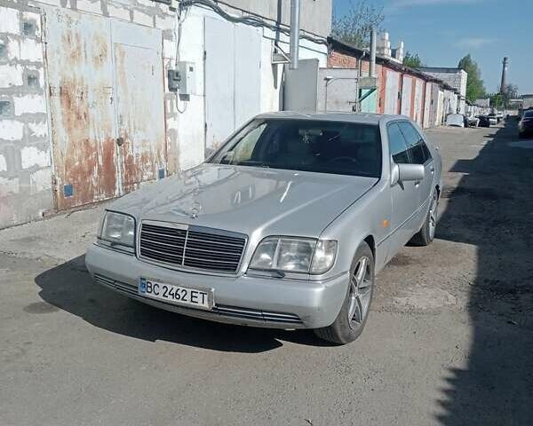 Сірий Мерседес С Клас, об'ємом двигуна 3 л та пробігом 300 тис. км за 3600 $, фото 1 на Automoto.ua