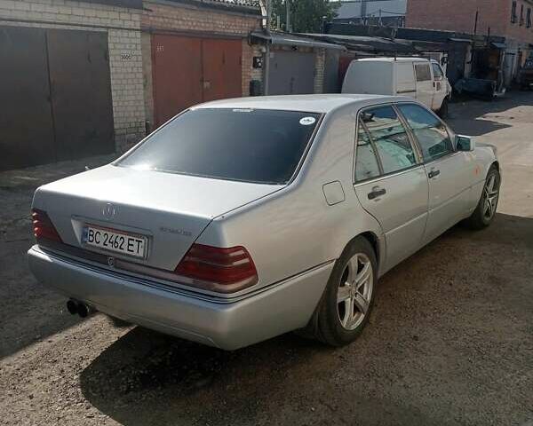 Сірий Мерседес С Клас, об'ємом двигуна 3 л та пробігом 300 тис. км за 3600 $, фото 4 на Automoto.ua