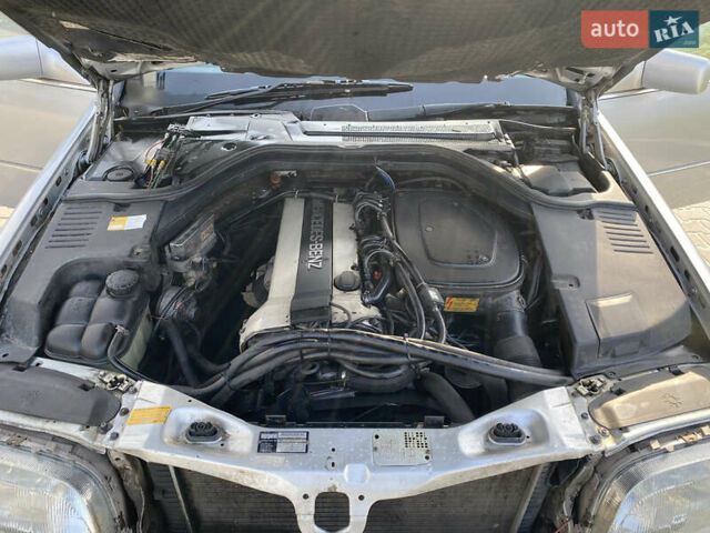 Сірий Мерседес С Клас, об'ємом двигуна 3.2 л та пробігом 380 тис. км за 2950 $, фото 9 на Automoto.ua