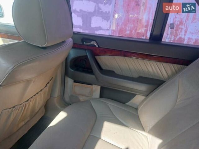 Сірий Мерседес С Клас, об'ємом двигуна 3 л та пробігом 300 тис. км за 3600 $, фото 2 на Automoto.ua