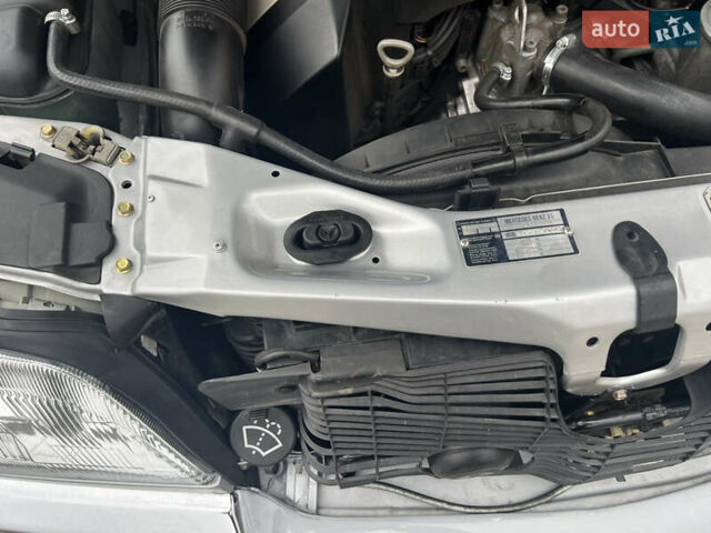 Сірий Мерседес С Клас, об'ємом двигуна 4.97 л та пробігом 328 тис. км за 13500 $, фото 29 на Automoto.ua