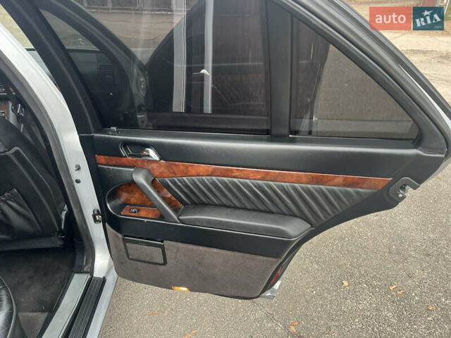 Сірий Мерседес С Клас, об'ємом двигуна 4.97 л та пробігом 328 тис. км за 13500 $, фото 42 на Automoto.ua