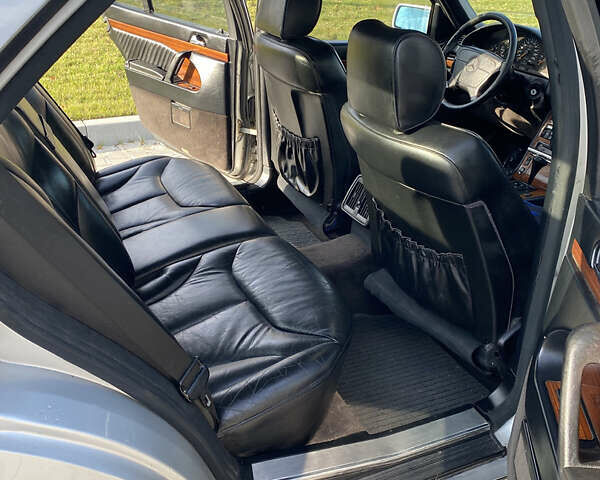 Серый Мерседес С Класс, объемом двигателя 3.2 л и пробегом 380 тыс. км за 2750 $, фото 7 на Automoto.ua