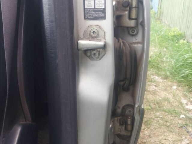 Сірий Мерседес С Клас, об'ємом двигуна 4.2 л та пробігом 390 тис. км за 3800 $, фото 5 на Automoto.ua