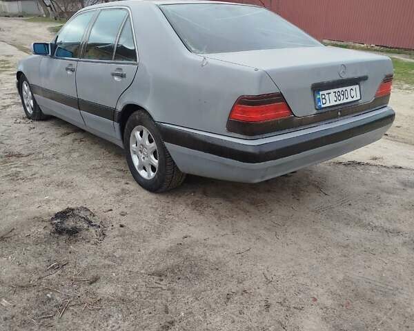 Серый Мерседес С Класс, объемом двигателя 4.97 л и пробегом 350 тыс. км за 2350 $, фото 2 на Automoto.ua