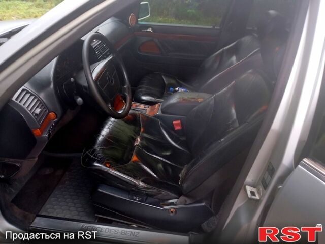 Сірий Мерседес С Клас, об'ємом двигуна 3.2 л та пробігом 395 тис. км за 4500 $, фото 5 на Automoto.ua