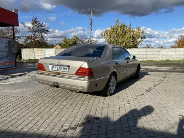 Серый Мерседес С Класс, объемом двигателя 4 л и пробегом 399 тыс. км за 3700 $, фото 4 на Automoto.ua