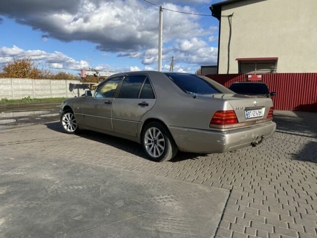 Серый Мерседес С Класс, объемом двигателя 4 л и пробегом 399 тыс. км за 3700 $, фото 3 на Automoto.ua