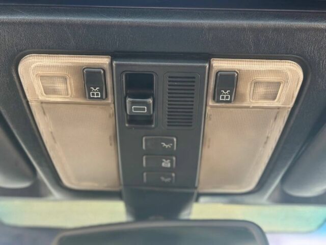 Сірий Мерседес С Клас, об'ємом двигуна 4.2 л та пробігом 327 тис. км за 6699 $, фото 20 на Automoto.ua