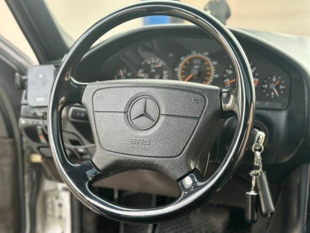 Сірий Мерседес С Клас, об'ємом двигуна 4.2 л та пробігом 327 тис. км за 6699 $, фото 11 на Automoto.ua