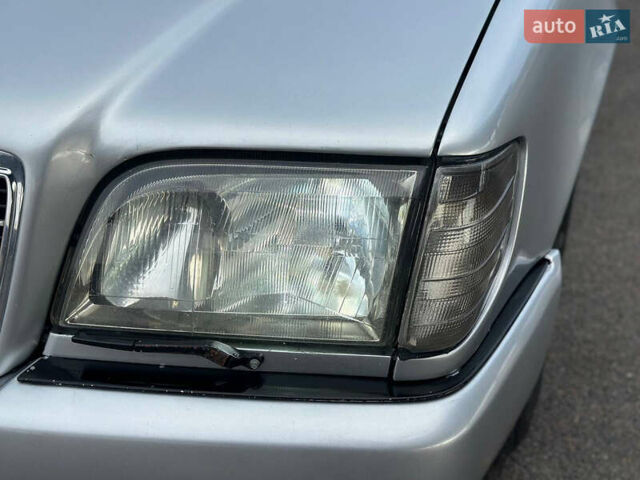 Сірий Мерседес С Клас, об'ємом двигуна 5 л та пробігом 327 тис. км за 6699 $, фото 34 на Automoto.ua