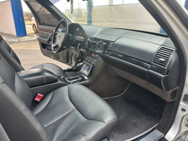 Сірий Мерседес С Клас, об'ємом двигуна 4.2 л та пробігом 327 тис. км за 6699 $, фото 15 на Automoto.ua