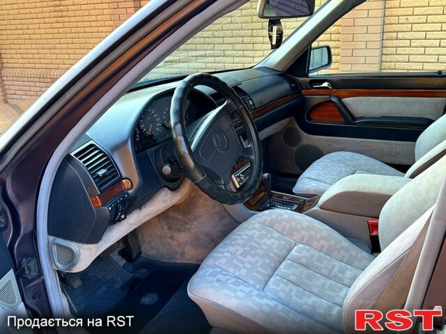 Серый Мерседес С Класс, объемом двигателя 3.2 л и пробегом 400 тыс. км за 4999 $, фото 6 на Automoto.ua