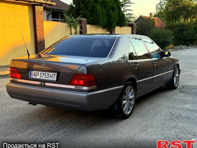 Серый Мерседес С Класс, объемом двигателя 3.2 л и пробегом 400 тыс. км за 4999 $, фото 2 на Automoto.ua