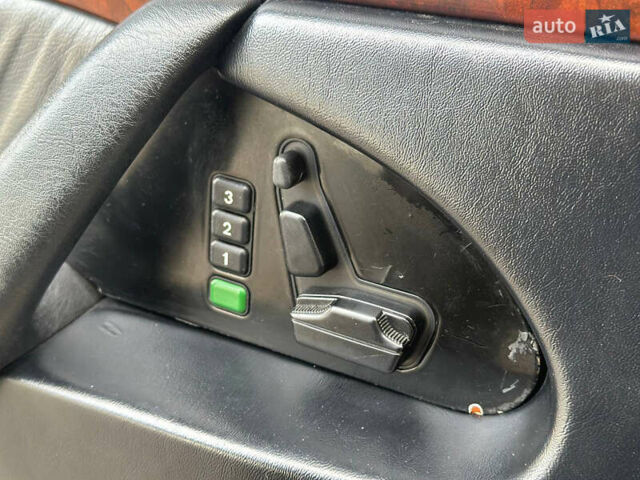 Сірий Мерседес С Клас, об'ємом двигуна 5 л та пробігом 327 тис. км за 6699 $, фото 15 на Automoto.ua