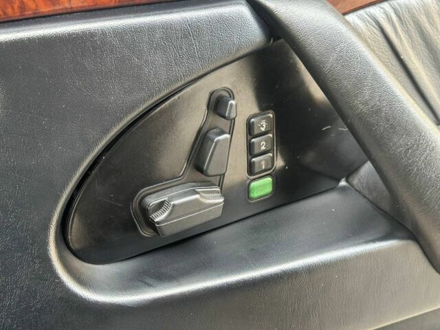 Сірий Мерседес С Клас, об'ємом двигуна 4.2 л та пробігом 327 тис. км за 6699 $, фото 16 на Automoto.ua