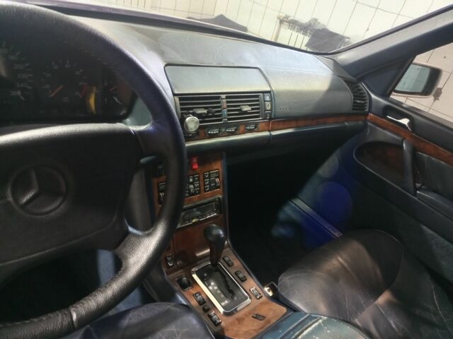 Серый Мерседес С Класс, объемом двигателя 4.2 л и пробегом 225 тыс. км за 3000 $, фото 7 на Automoto.ua