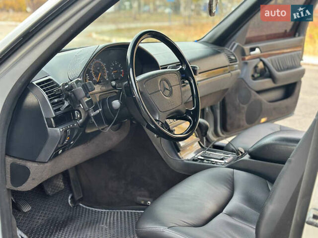 Сірий Мерседес С Клас, об'ємом двигуна 5 л та пробігом 327 тис. км за 6699 $, фото 14 на Automoto.ua