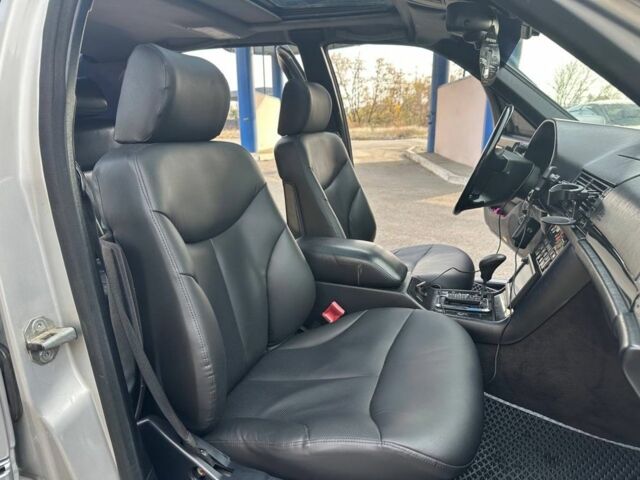 Сірий Мерседес С Клас, об'ємом двигуна 4.2 л та пробігом 327 тис. км за 6699 $, фото 14 на Automoto.ua