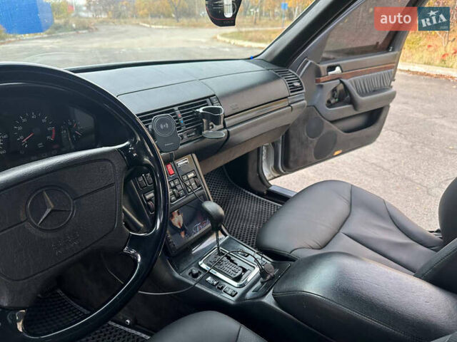 Сірий Мерседес С Клас, об'ємом двигуна 5 л та пробігом 327 тис. км за 6699 $, фото 10 на Automoto.ua