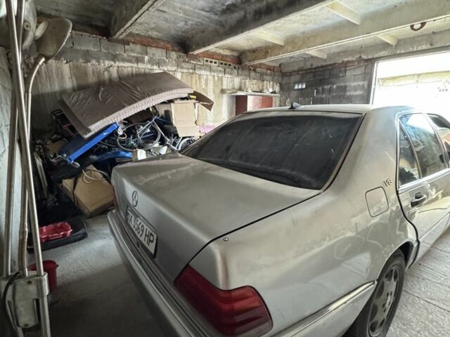 Серый Мерседес С Класс, объемом двигателя 4.2 л и пробегом 472 тыс. км за 2499 $, фото 4 на Automoto.ua