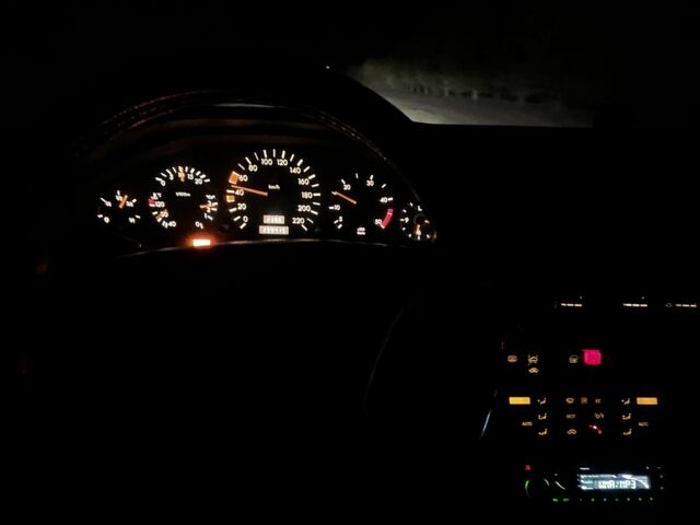 Серый Мерседес С Класс, объемом двигателя 3.5 л и пробегом 299 тыс. км за 3547 $, фото 10 на Automoto.ua