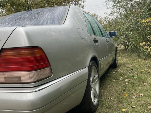 Серый Мерседес С Класс, объемом двигателя 3.5 л и пробегом 299 тыс. км за 3547 $, фото 11 на Automoto.ua