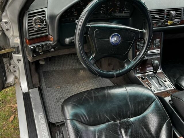 Серый Мерседес С Класс, объемом двигателя 3.5 л и пробегом 299 тыс. км за 3547 $, фото 2 на Automoto.ua