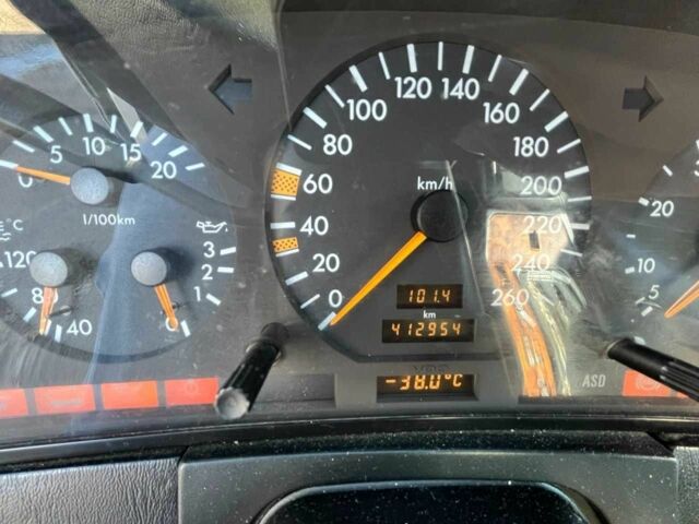 Серый Мерседес С Класс, объемом двигателя 3.2 л и пробегом 413 тыс. км за 3777 $, фото 6 на Automoto.ua