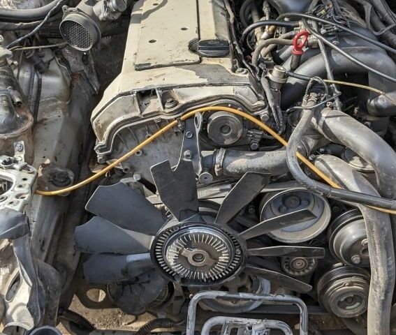 Серый Мерседес С Класс, объемом двигателя 3 л и пробегом 320 тыс. км за 2200 $, фото 9 на Automoto.ua