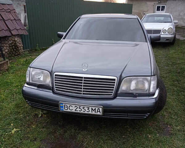 Серый Мерседес С Класс, объемом двигателя 3.5 л и пробегом 274 тыс. км за 6500 $, фото 1 на Automoto.ua