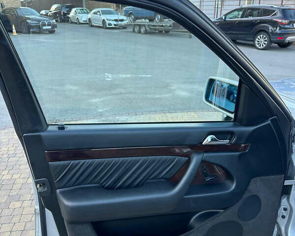 Серый Мерседес С Класс, объемом двигателя 3.2 л и пробегом 7 тыс. км за 65000 $, фото 18 на Automoto.ua