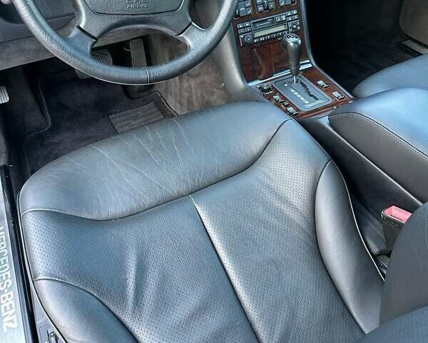 Серый Мерседес С Класс, объемом двигателя 3.2 л и пробегом 7 тыс. км за 65000 $, фото 21 на Automoto.ua