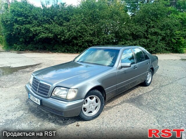 Серый Мерседес С Класс, объемом двигателя 3.4 л и пробегом 435 тыс. км за 5800 $, фото 1 на Automoto.ua