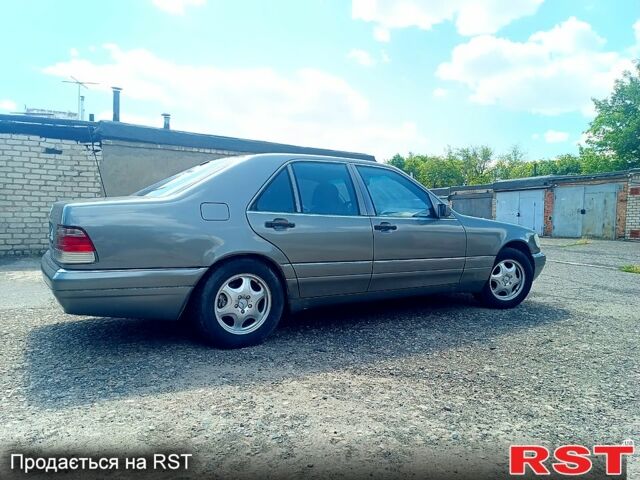 Серый Мерседес С Класс, объемом двигателя 3.4 л и пробегом 435 тыс. км за 5800 $, фото 4 на Automoto.ua