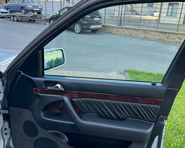 Серый Мерседес С Класс, объемом двигателя 3.2 л и пробегом 7 тыс. км за 65000 $, фото 29 на Automoto.ua