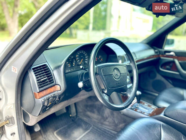 Серый Мерседес С Класс, объемом двигателя 3.5 л и пробегом 568 тыс. км за 7800 $, фото 23 на Automoto.ua