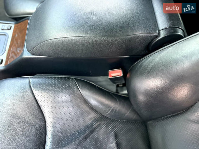 Серый Мерседес С Класс, объемом двигателя 3.5 л и пробегом 568 тыс. км за 7800 $, фото 26 на Automoto.ua