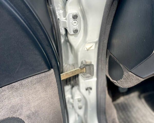 Серый Мерседес С Класс, объемом двигателя 3.5 л и пробегом 568 тыс. км за 7800 $, фото 29 на Automoto.ua