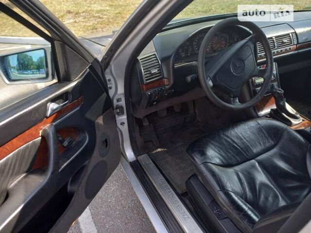 Серый Мерседес С Класс, объемом двигателя 2.8 л и пробегом 450 тыс. км за 4200 $, фото 7 на Automoto.ua