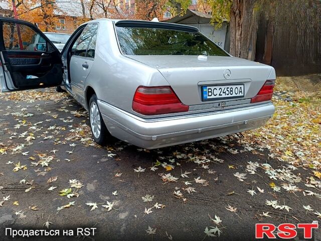 Серый Мерседес С Класс, объемом двигателя 3.2 л и пробегом 407 тыс. км за 3500 $, фото 2 на Automoto.ua